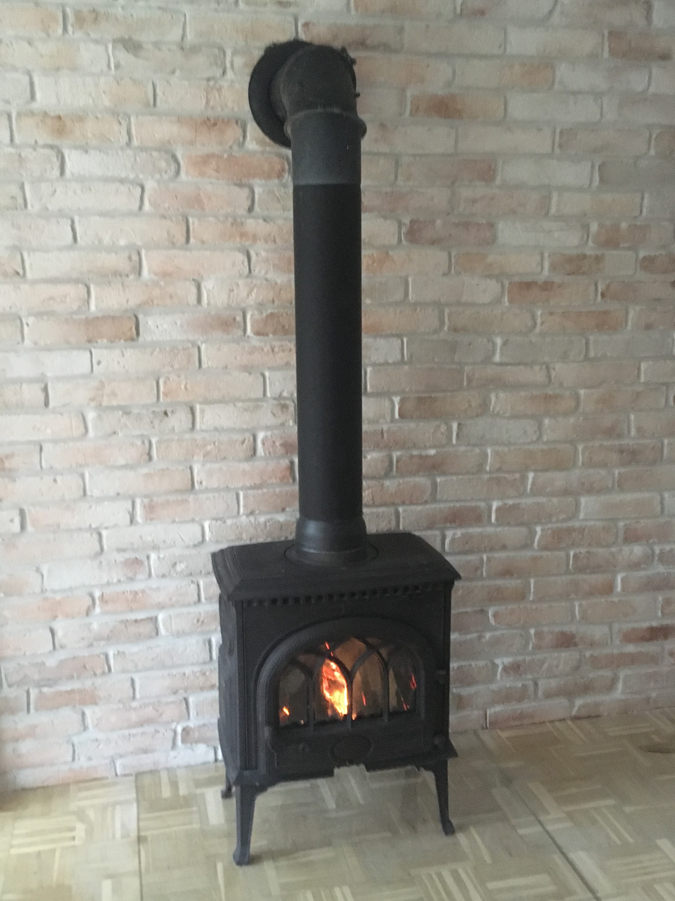 Koza kominkowa - rozwiązanie, które zyskuje na
								popularności.